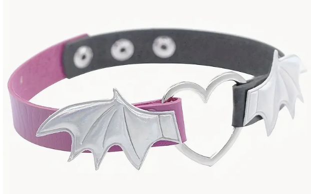 Femboy choker with heart and batwing design - Femboyzone